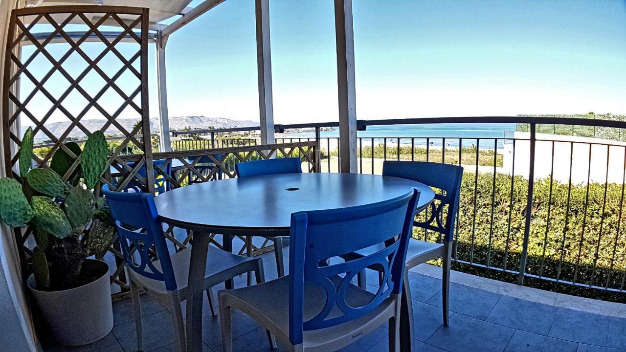 קלברנרדו Asinaro Residence - Fronte Mare מראה חיצוני תמונה