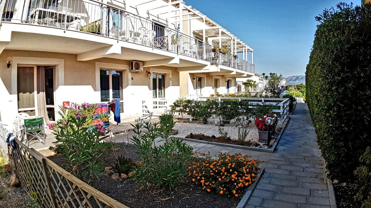 קלברנרדו Asinaro Residence - Fronte Mare מראה חיצוני תמונה